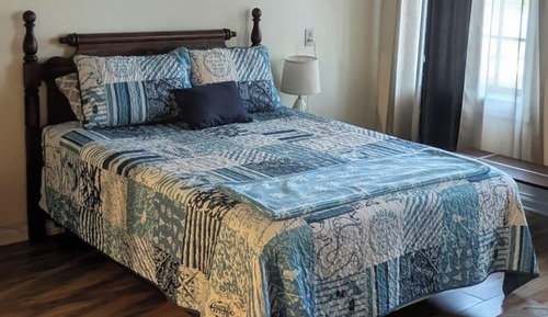 Apartment B: Spacious and
