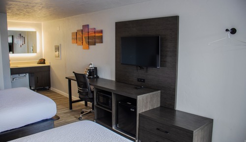 Double Room, 2 Queen Beds, Non Smoking, Refrigerator & Microwave