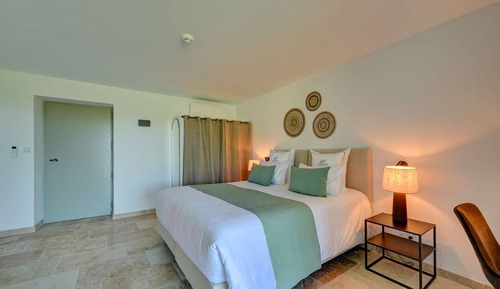 Deluxe room with terrass and access to the spa include