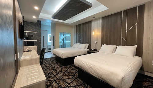 Standard Room, 2 Queen Beds, Shower Grab Bars, Non Smoking