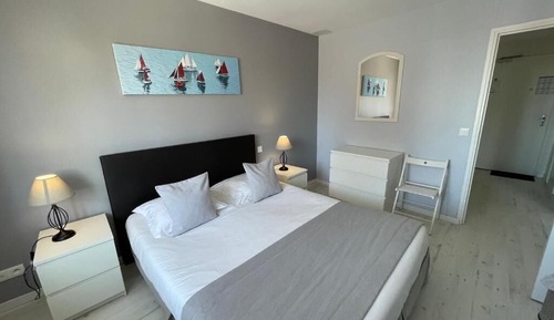 Quadruple Room, Partial Sea View