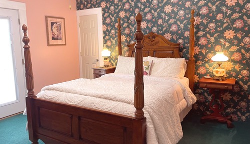 Georgia Peach Room