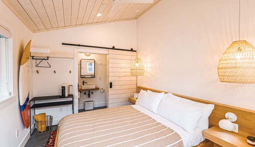 Economy Room, 1 Queen Bed