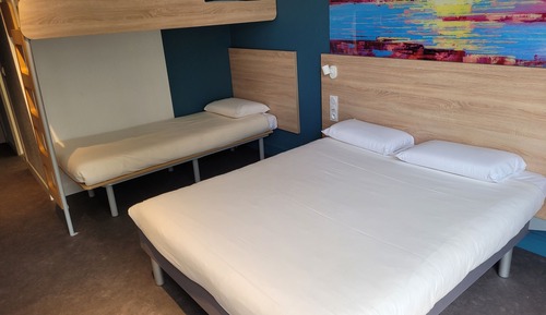 Room, Multiple Beds