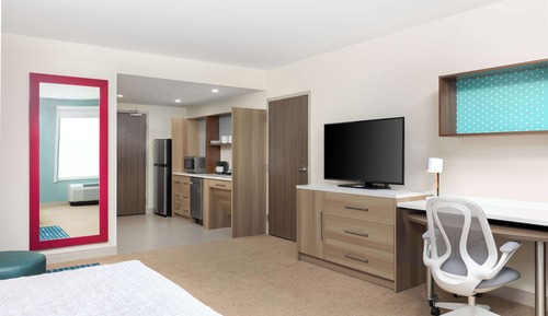 Studio Suite, 1 King Bed, Accessible, Bathtub