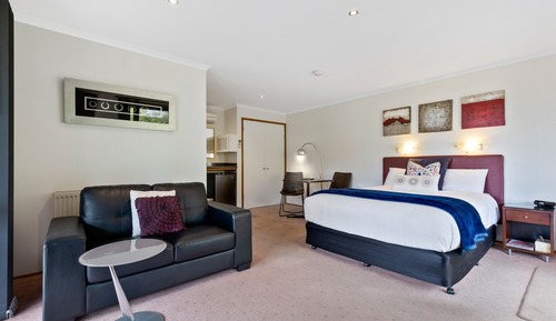 Standard Studio Suite, 1 Queen Bed, Balcony, Garden View (First Floor)