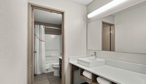 Standard Room, 2 Queen Beds (Smoke Free)