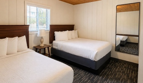 Lakeview One-Bedroom Beach Suite