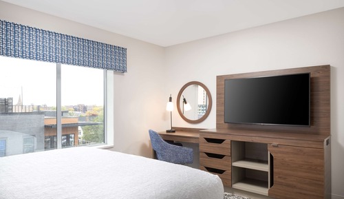 Suite, 1 King Bed, Refrigerator & Microwave (Wet bar)