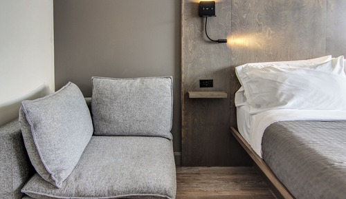 Basic Room, 1 Queen Bed, Mobility Accessible, Ground Floor