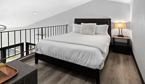 Comfort Loft (Not pet friendly)