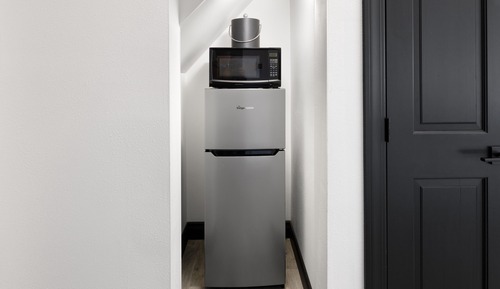 Signature Room (Not pet friendly)