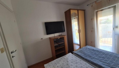 Apartment (Standard One Bedroom Apartment with B)