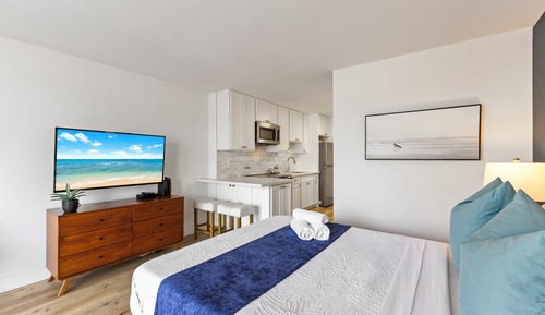 Studio, 1 Queen Bed, Non Smoking, City View , 1