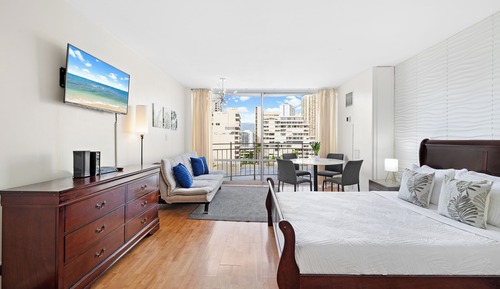 Studio, 1 Queen Bed, Non Smoking, City View 8