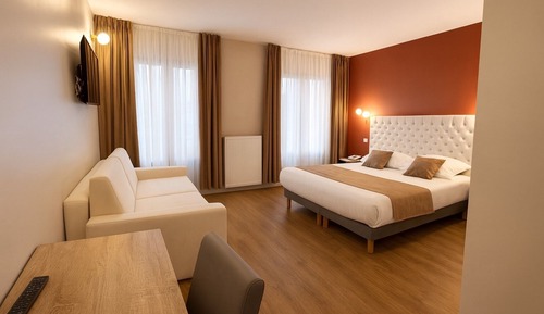 Family Room, 1 Queen Bed, Non Smoking (with Sofabed)