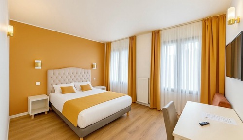 Comfort Room, 1 Queen Bed, Non Smoking, Garden Area (with Single Sofabed)