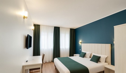 Standard Room, 1 Queen Bed, Non Smoking