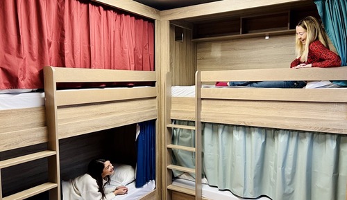 One bed in 6 beds room with private bathroom