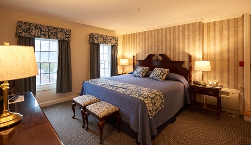 Jacobs House 2nd Floor King, 2 Twin Suite