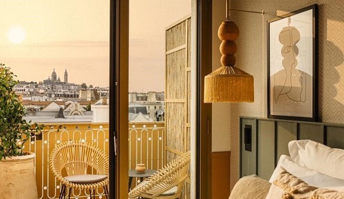 Standard Room, 1 Queen Bed (Classic Room with balcony Montmartre )