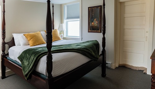 Classic Single Room, 1 Queen Bed