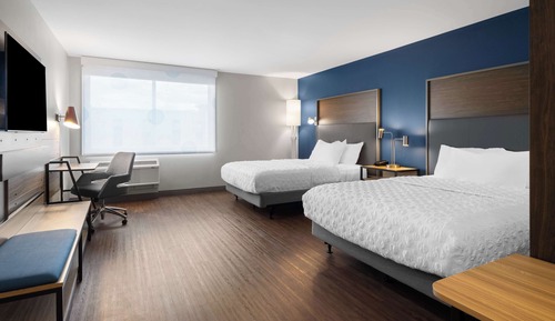 Room, 2 Queen Beds, Accessible, Bathtub (Mobility & Hearing)