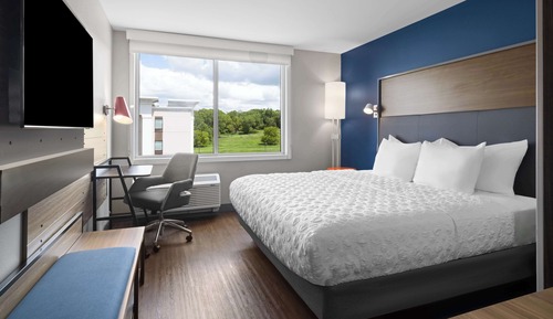 Room, 1 King Bed, Accessible (Hearing)