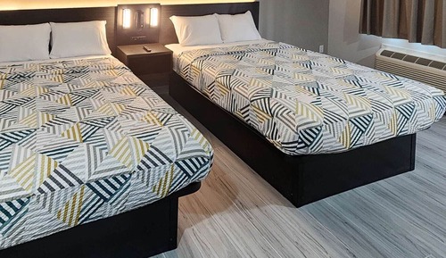 Standard Room, 2 Queen Beds, Non Smoking