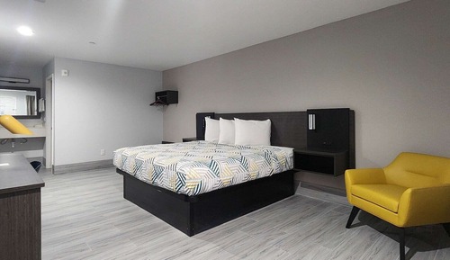 Standard Room, 1 King Bed, Non Smoking