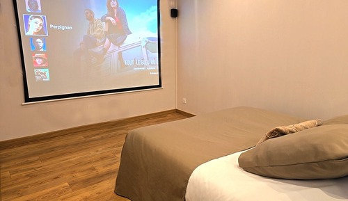 Apartment with cinema and terrace