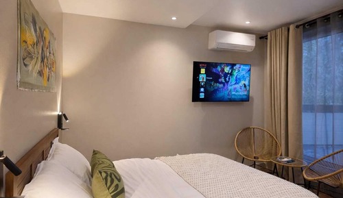 Studio with Jacuzzi and Terrace