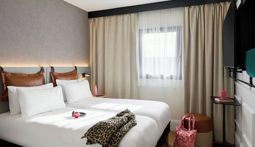 Moxy Twin Room