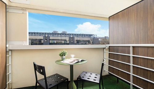 Supreme Queen Balcony Room
