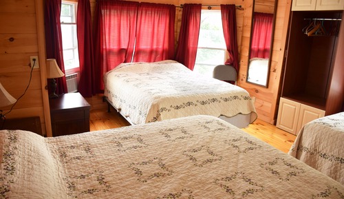 Room (3 Queen Beds)