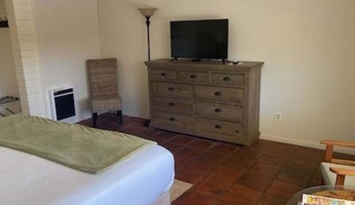 Garden King Kitchenette