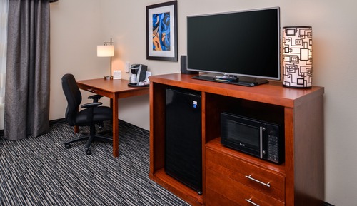 Suite, 1 King Bed, Accessible (Mobility, Accessible Tub)