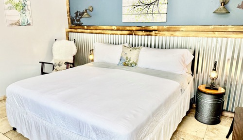 Deluxe Room, 1 King Bed