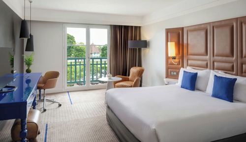 Classic Room, 1 King Bed, City View
