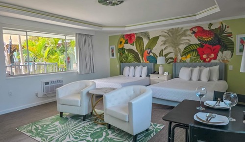 Deluxe Room, 2 Queen Beds, Kitchen