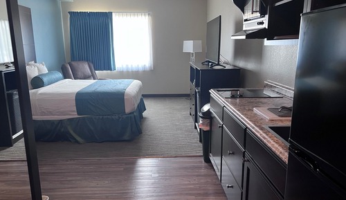 Suite, 1 Queen Bed, Non Smoking (Single, Extended Stay)