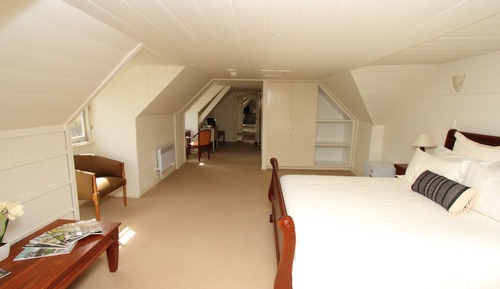 School Masters Deluxe Room