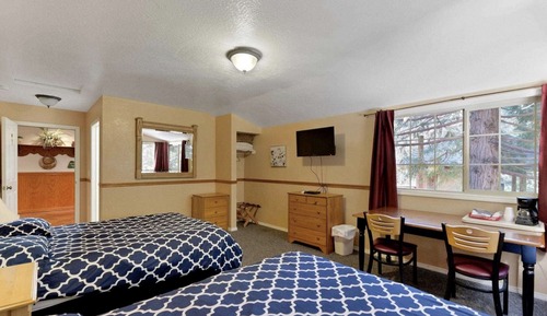 Double Room, 2 Queen Beds, River View