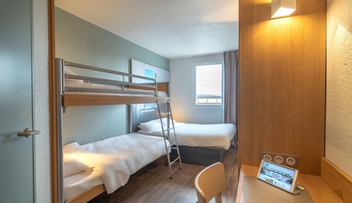 Quadruple Non-Smoking Room