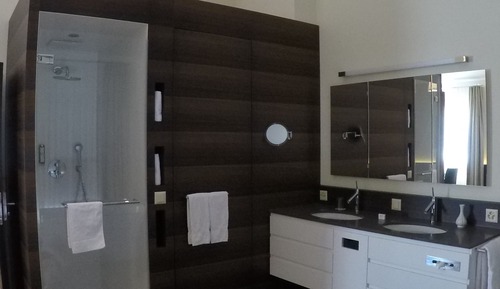 Junior Double Room, Bathtub, Lake View