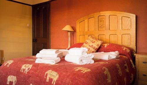 Traditional Cottage, 2 Bedrooms, Fireplace, Garden View