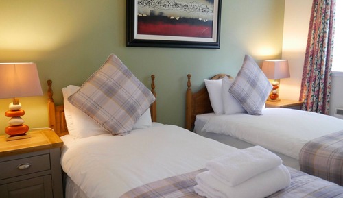 Traditional Cottage, 2 Bedrooms, Hot Tub, Garden View