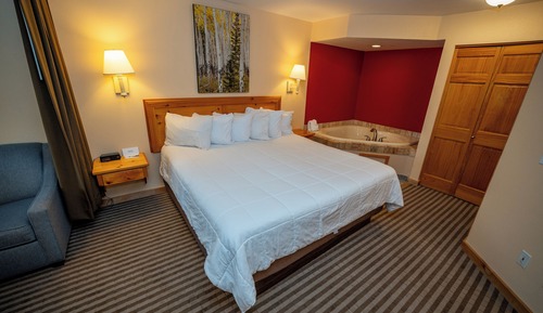 Deluxe Room, 1 King Bed with Sofa bed, Jetted Tub