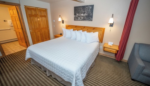 Deluxe Room, 1 King Bed with Sofa bed