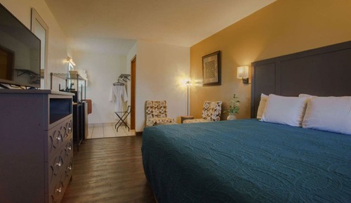 Standard Room, 1 King Bed